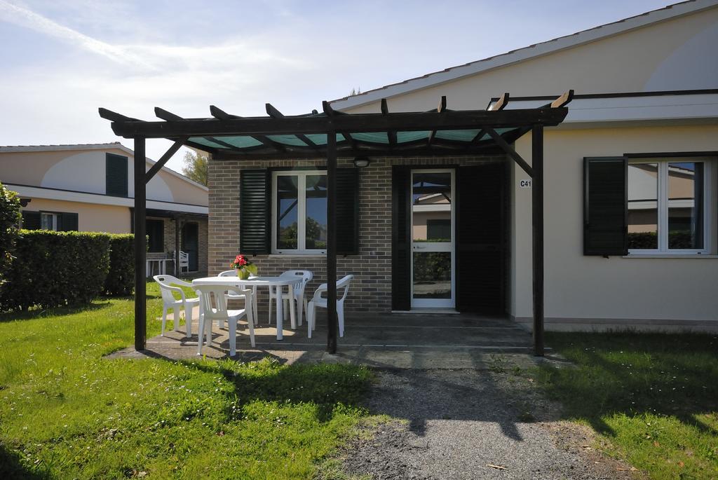 Villaggio Turistico La Cecinella Marina di Cecina Exterior foto