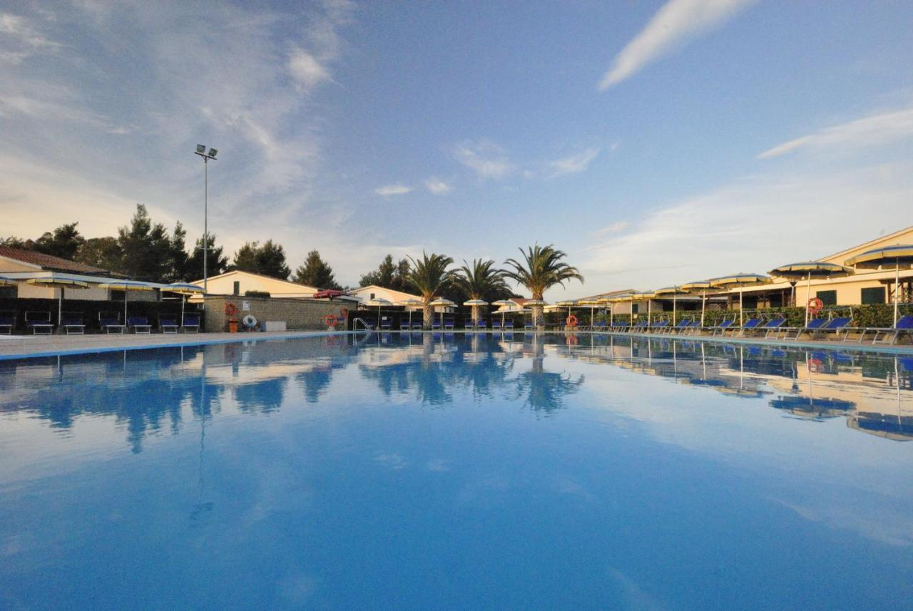 Villaggio Turistico La Cecinella Marina di Cecina Exterior foto